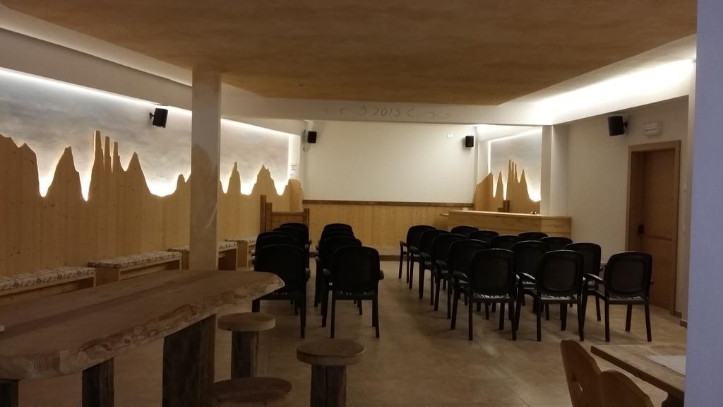 斯特拉阿尔宾纳酒店 莫埃纳 外观 照片